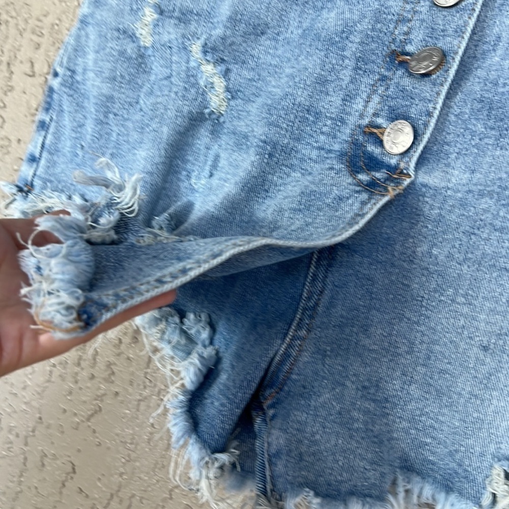 Steve Madden Madden NYC High Waisted Distressed Button Fly Denim Shorts Size 11 - Picture 3 of 13